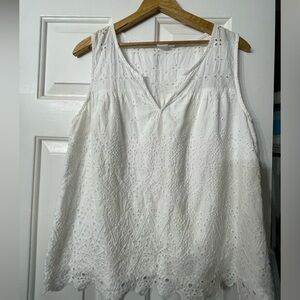 Gap | white eyelet top
